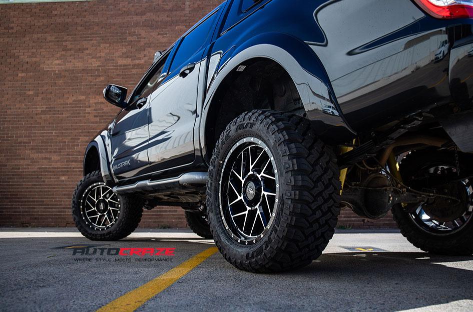FORD RANGER MO985 GLOSS BLACK MACHINED